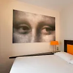 Petit Madeleine Hotel