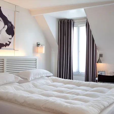 Petit Madeleine Hotel 3*